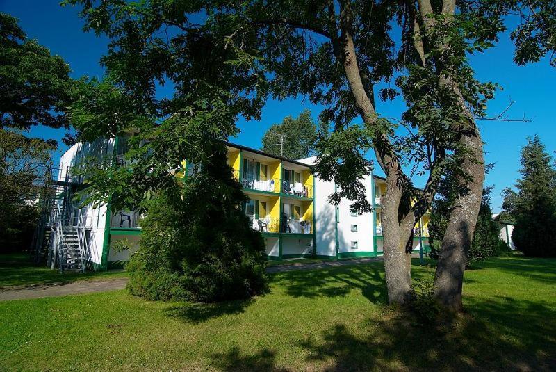 Egm-Lazy Hotel Exterior photo