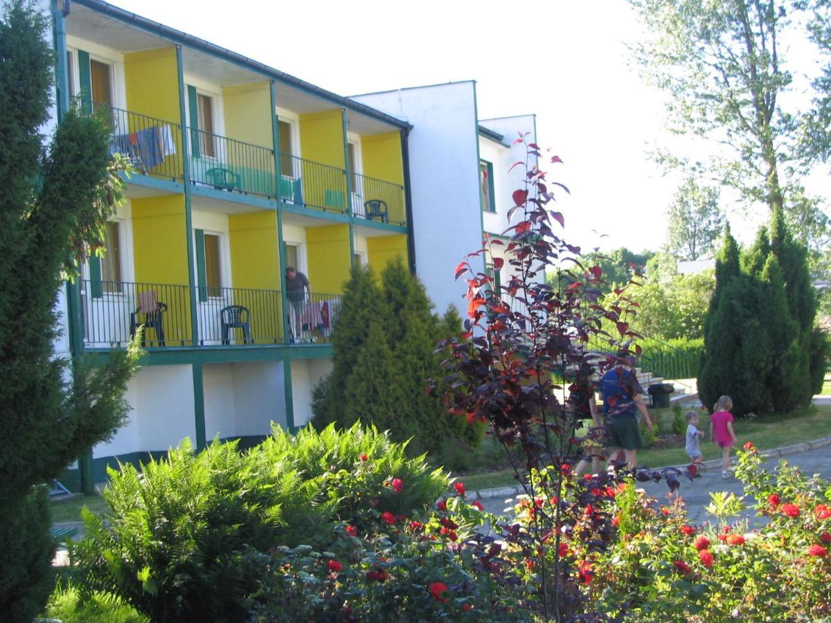 Egm-Lazy Hotel Exterior photo